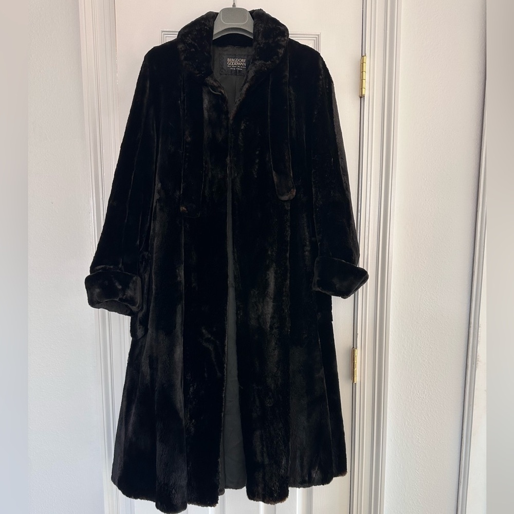 Bergdorf Goodman NYC Vintage Black Full Length Fur Mink Coat Size M - no damages